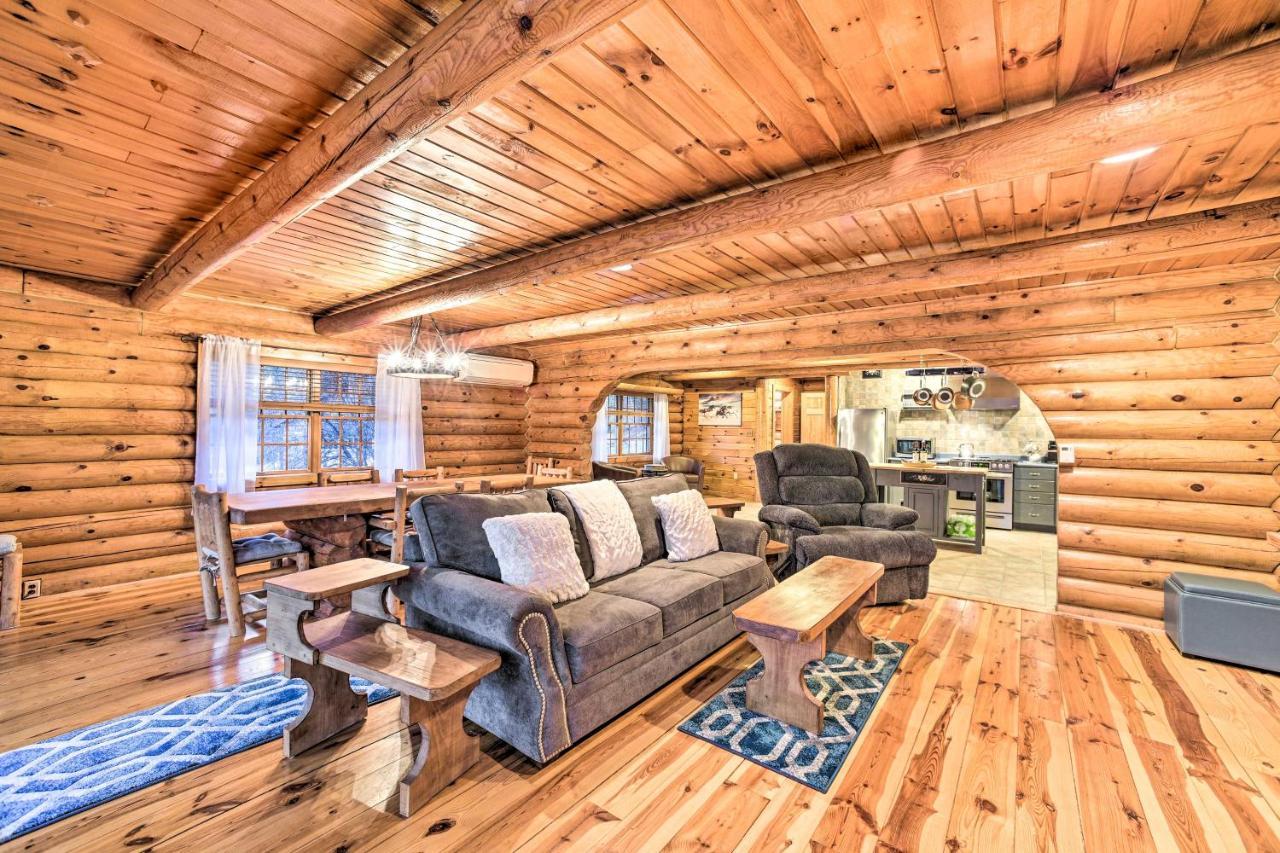 Spacious Cabin With Decks Near Saratoga Springs Middle Grove Kültér fotó