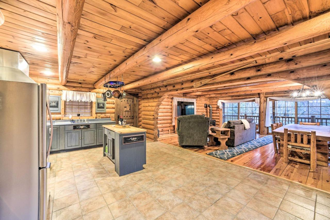 Spacious Cabin With Decks Near Saratoga Springs Middle Grove Kültér fotó