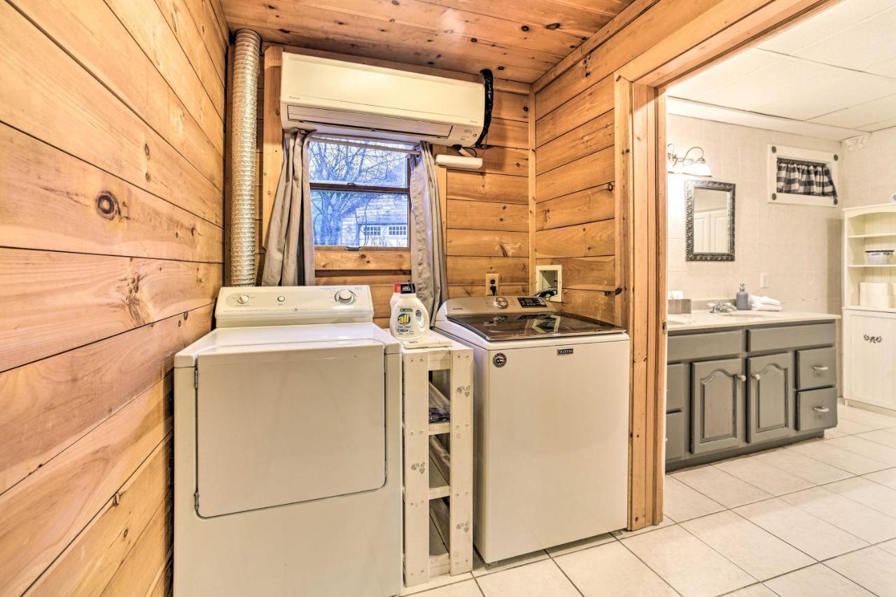 Spacious Cabin With Decks Near Saratoga Springs Middle Grove Kültér fotó