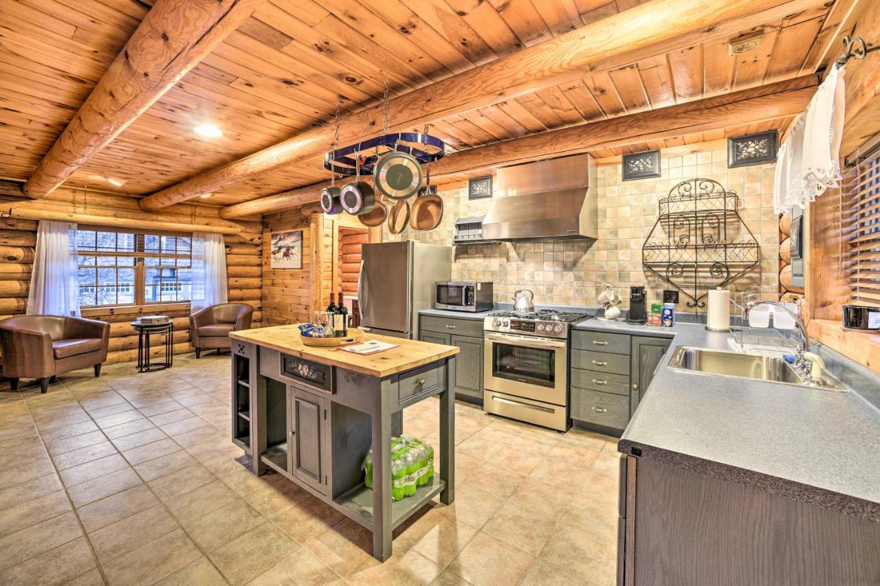 Spacious Cabin With Decks Near Saratoga Springs Middle Grove Kültér fotó