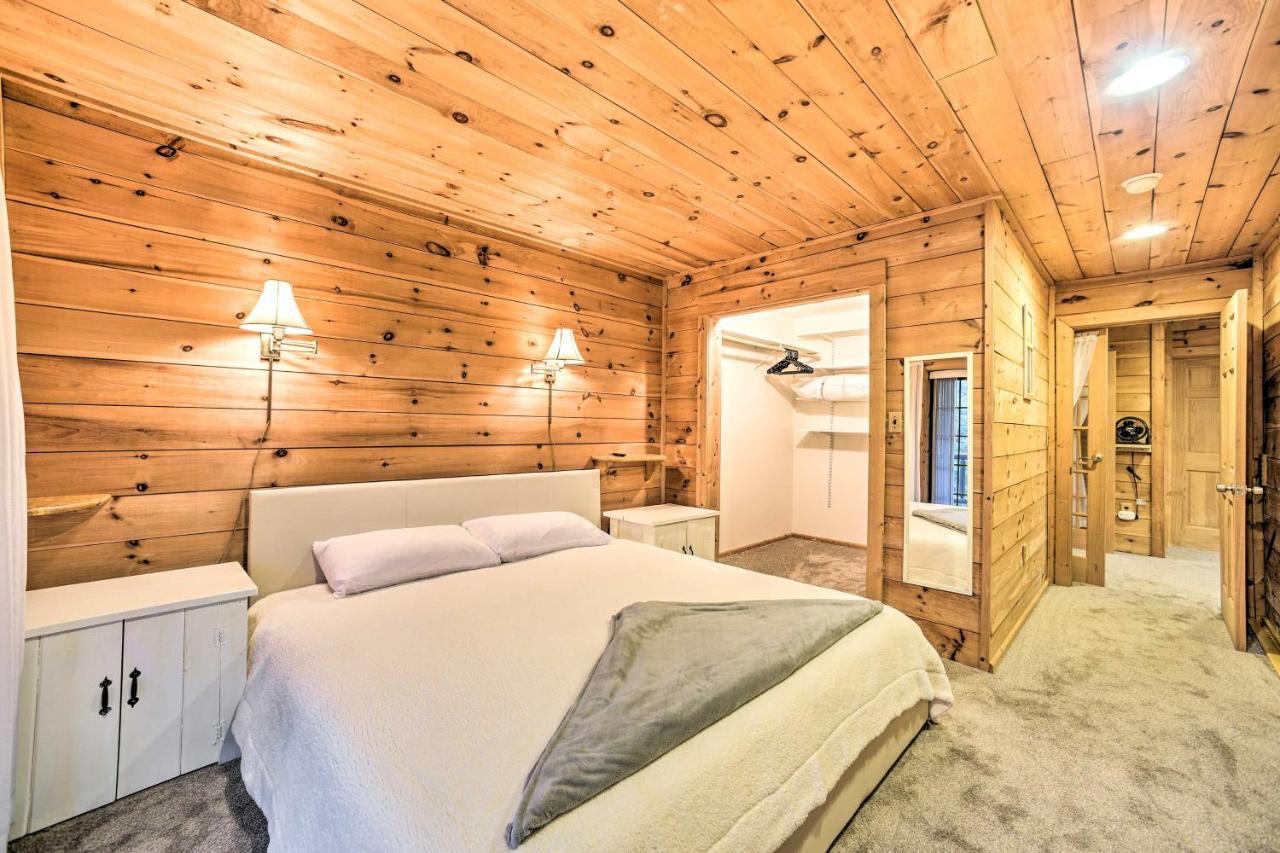 Spacious Cabin With Decks Near Saratoga Springs Middle Grove Kültér fotó