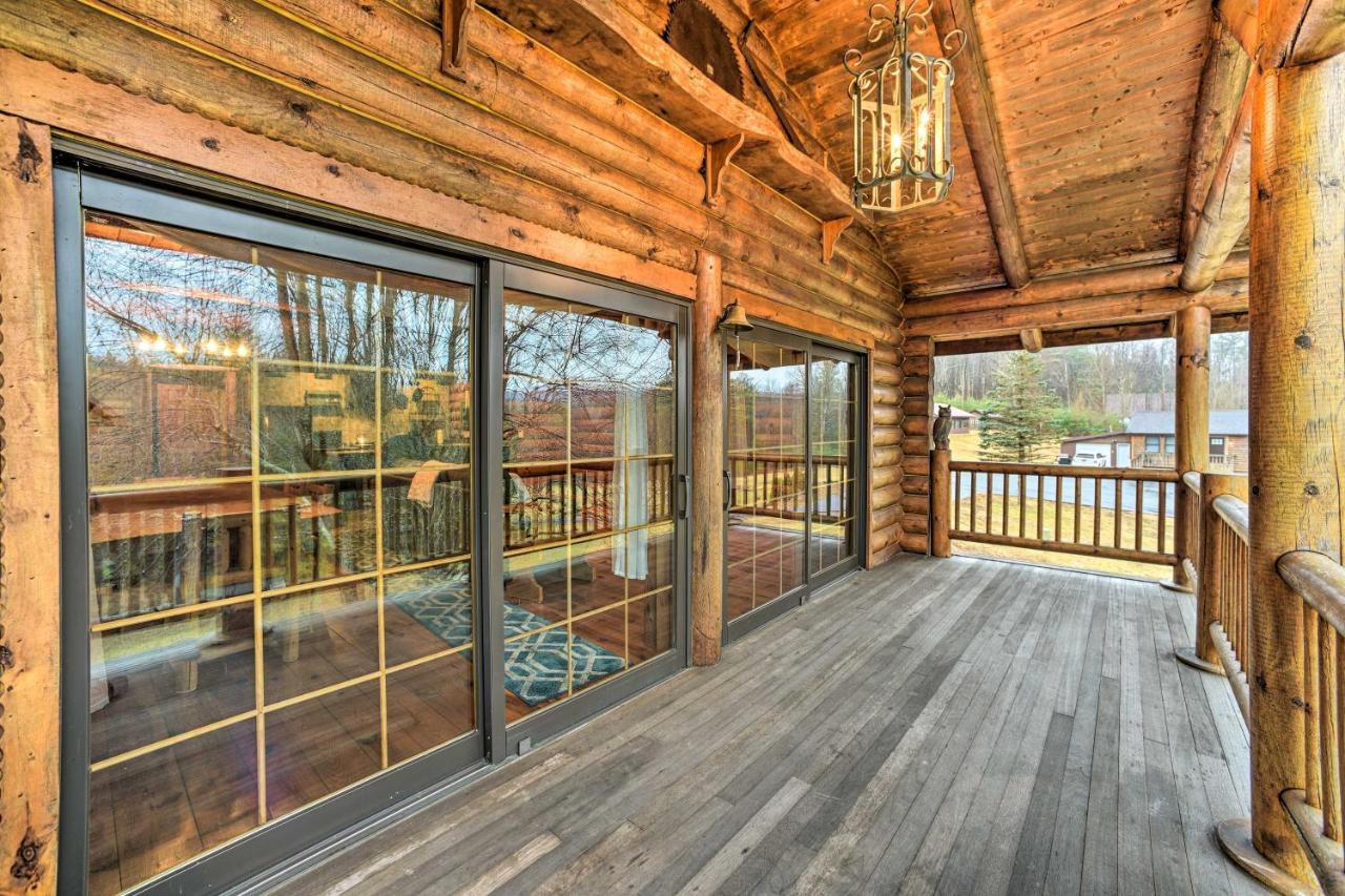 Spacious Cabin With Decks Near Saratoga Springs Middle Grove Kültér fotó