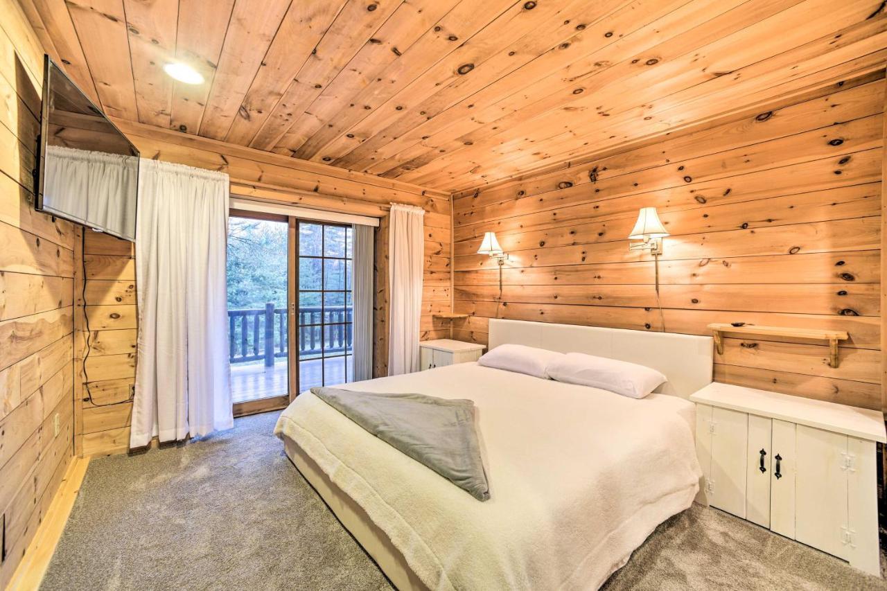 Spacious Cabin With Decks Near Saratoga Springs Middle Grove Kültér fotó