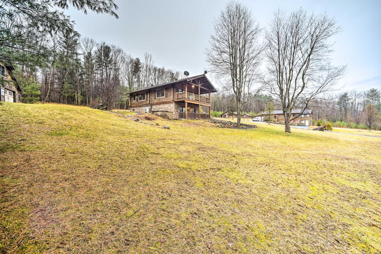 Spacious Cabin With Decks Near Saratoga Springs Middle Grove Kültér fotó